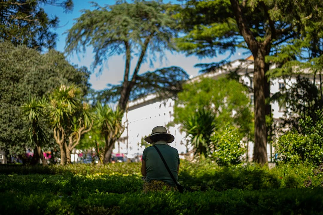 Fotografia documental no Jardim da Cordoaria, Porto, Portugal — por Talles Gomes (Jimmyleto)
